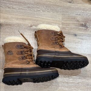 Vintage SOREL Caribou Shearling Boots W9.5/M8 Made in Canada Leather/Wool Lined